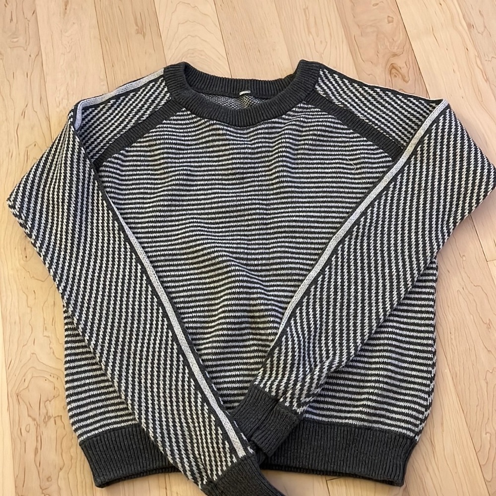 Lululemon sweater